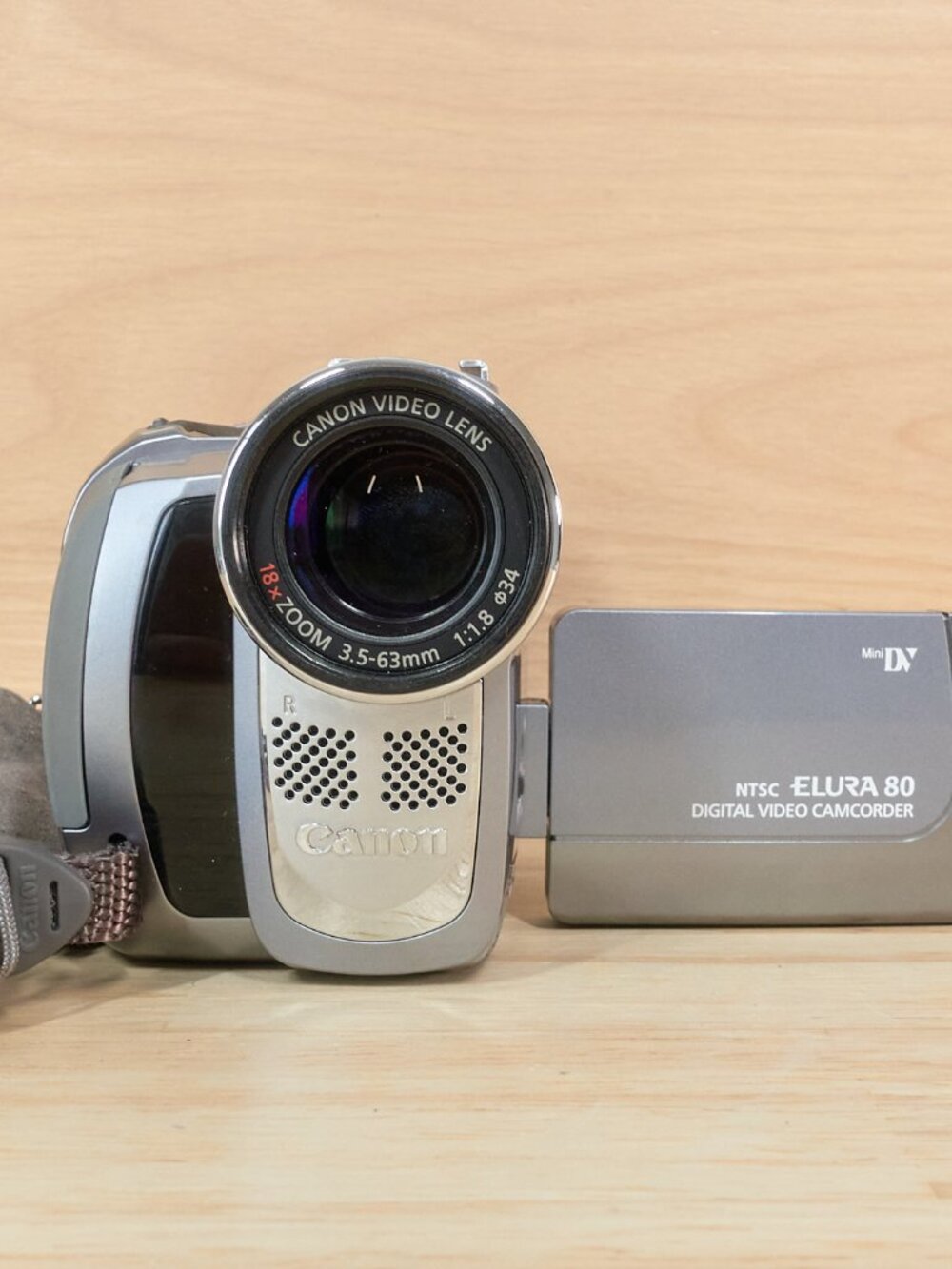 Canon ELURA 80 MiniDV Camcorder NTSC 18x Optical Zoom Made in Japan Tested
